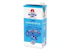 Lait UHT demi écrémé avec bouchon - 1 litre
